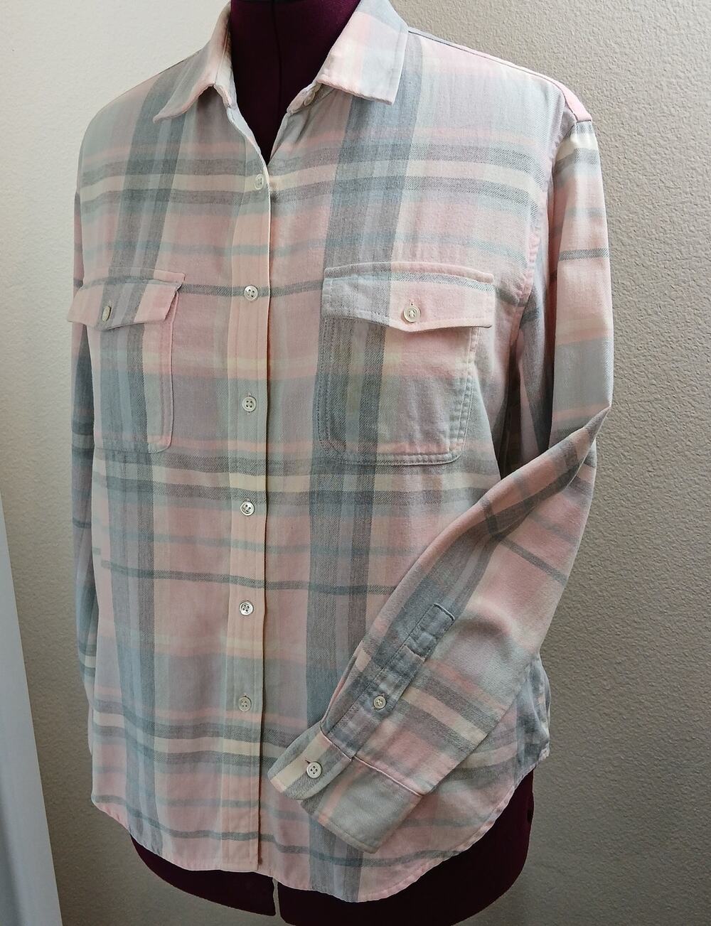Jones New York light pink plaid flannel shirt L VTG Y2K cotton long sleeve grey